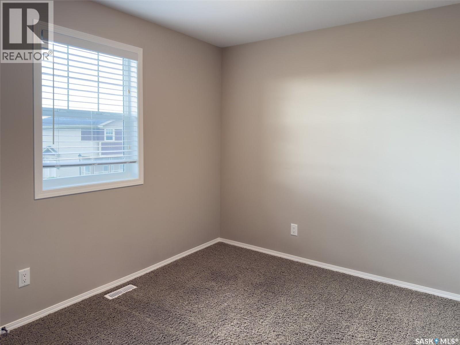 329 100 Chaparral Boulevard, Martensville, SK - Indoor Photo Showing Other Room