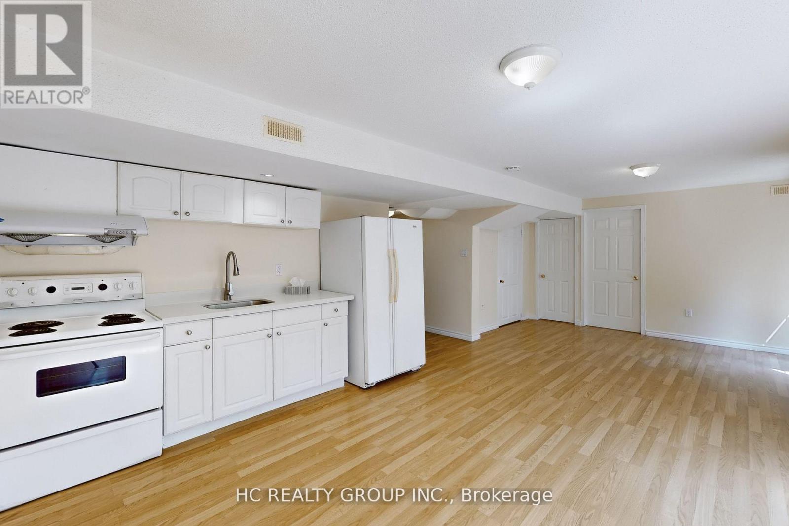 47 Medoc Place, Vaughan, ON - Indoor Photo Showing Kitchen