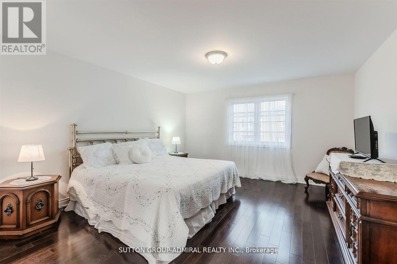 23 Samson Trail, King, ON - Indoor Photo Showing Bedroom