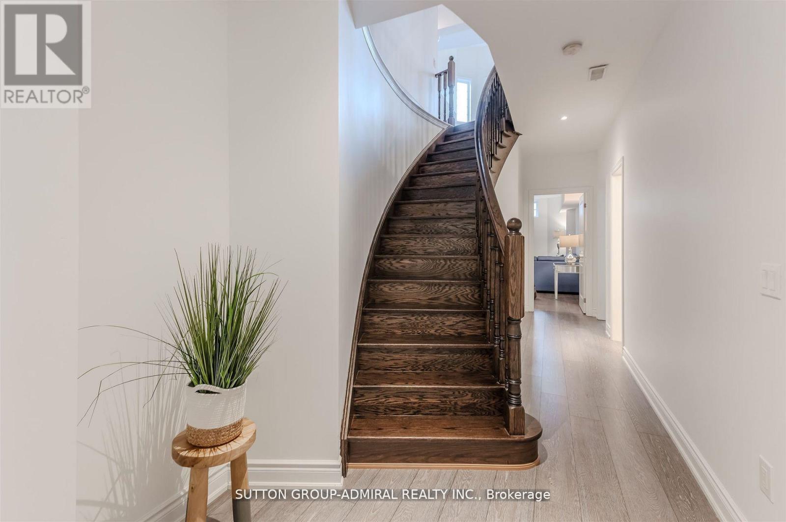 23 Samson Trail, King, ON - Indoor Photo Showing Other Room