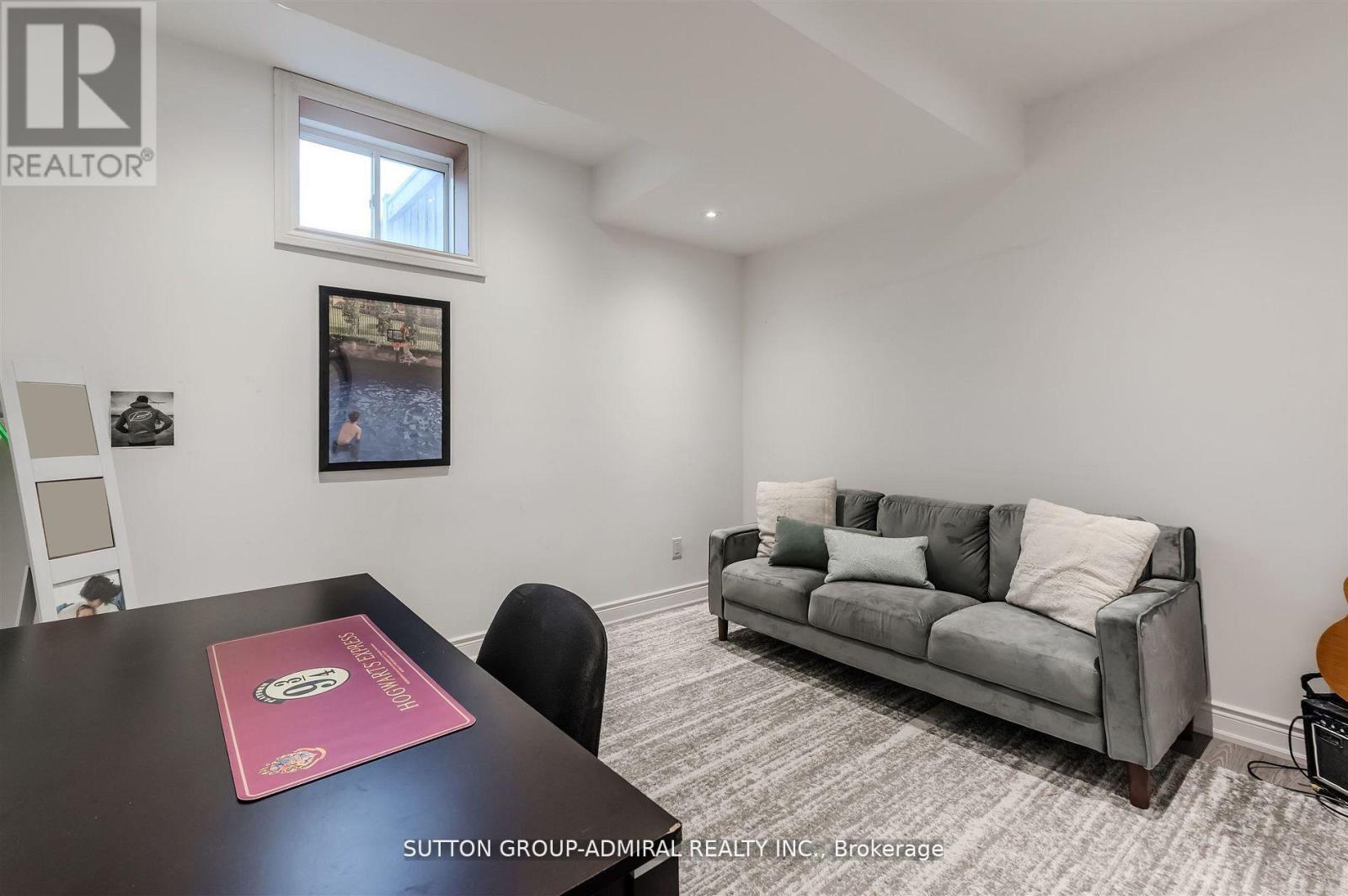 23 Samson Trail, King, ON - Indoor