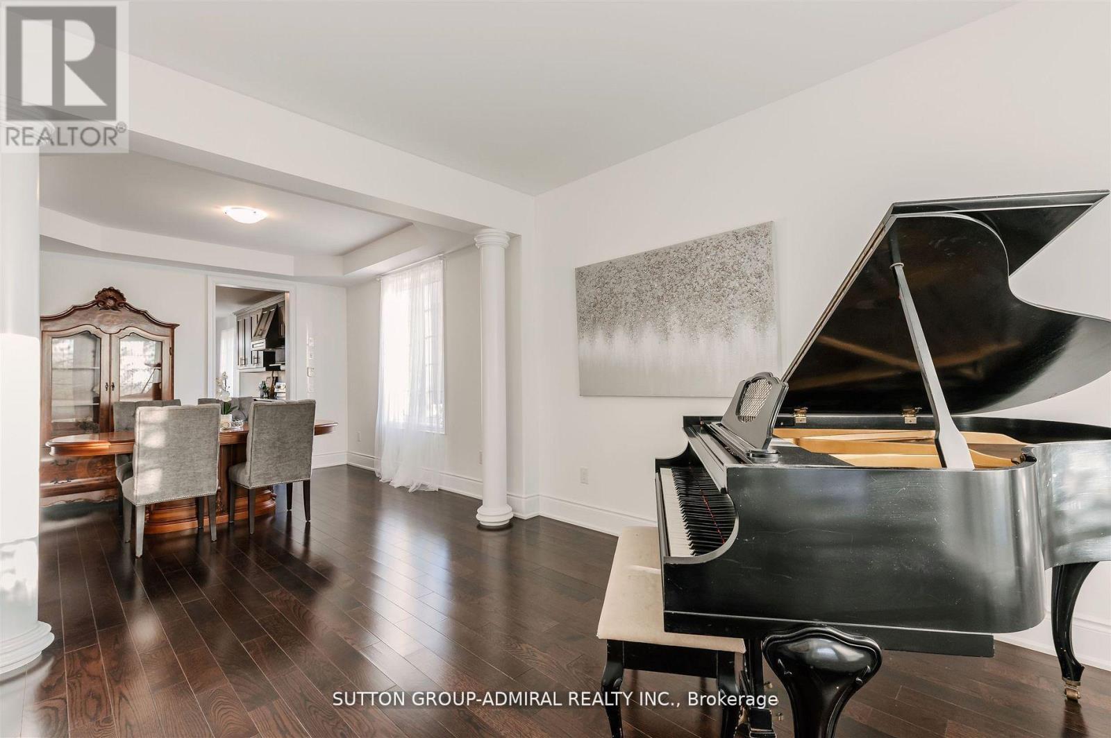 23 Samson Trail, King, ON - Indoor Photo Showing Dining Room