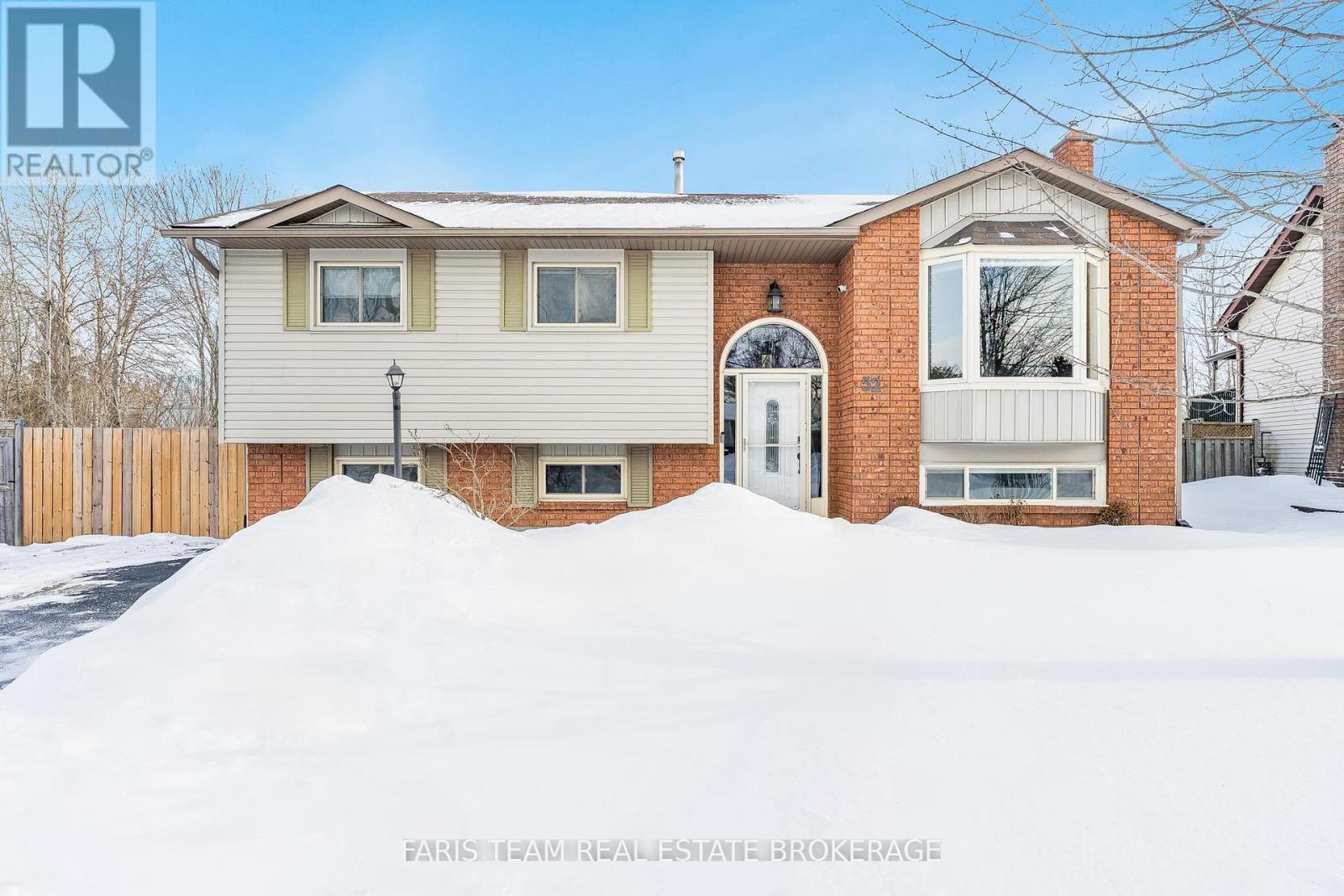 52 Roth Street, Essa, ON - Outdoor