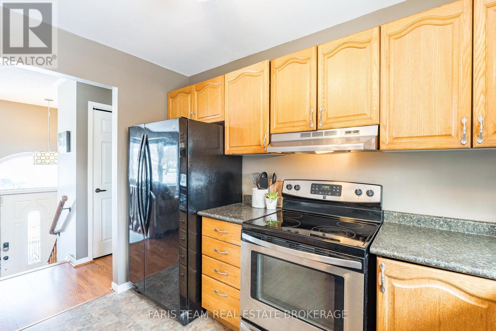 52 Roth Street, Essa, ON - Indoor Photo Showing Kitchen