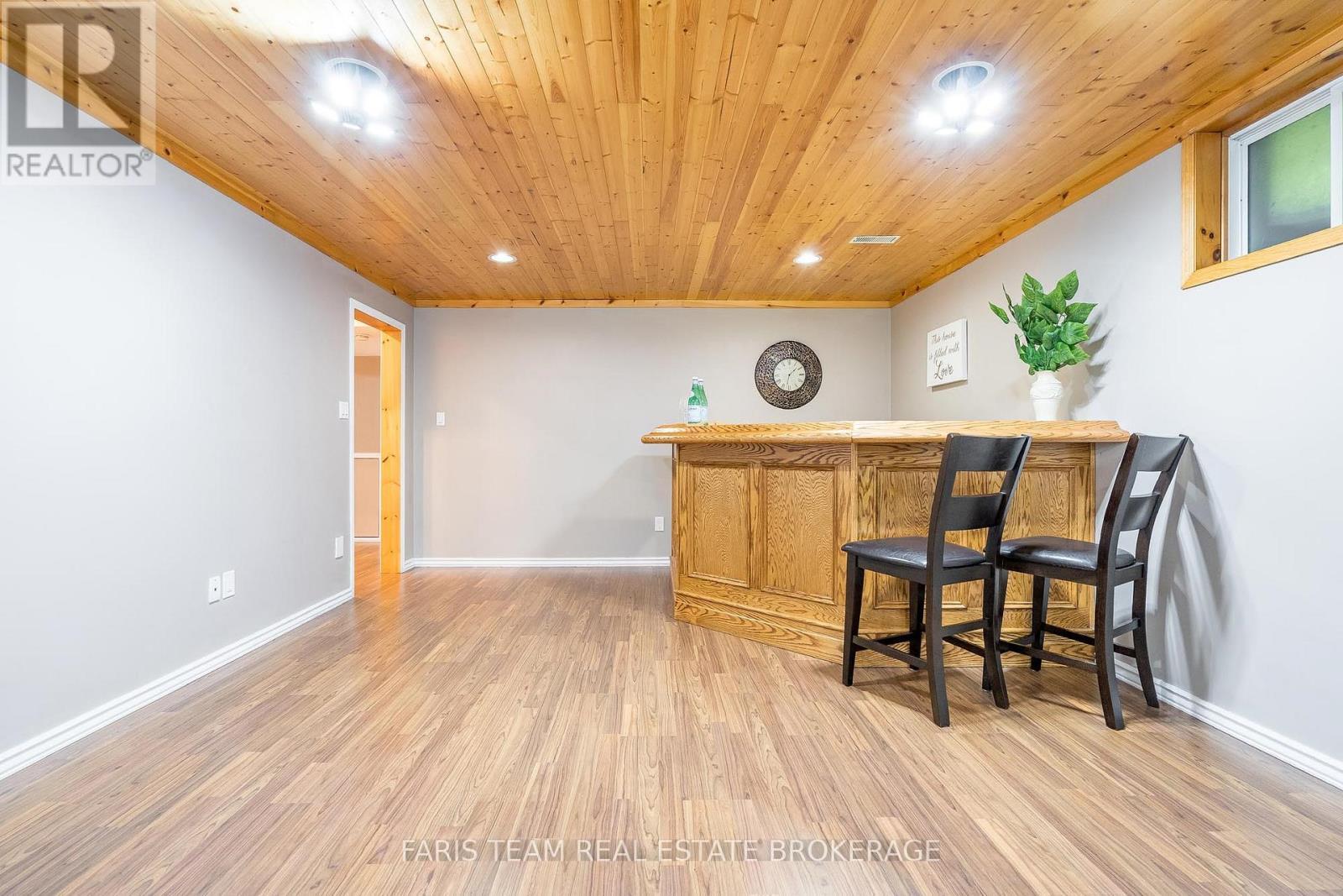 21 Maryjane Road, Tiny, ON - Indoor Photo Showing Other Room