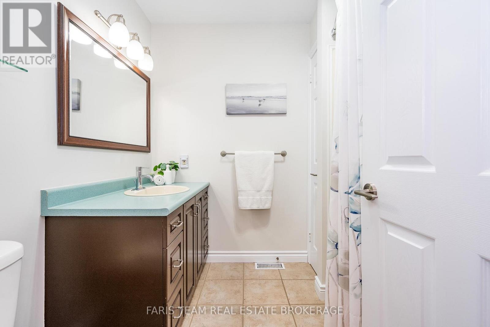 21 Maryjane Road, Tiny, ON - Indoor Photo Showing Bathroom