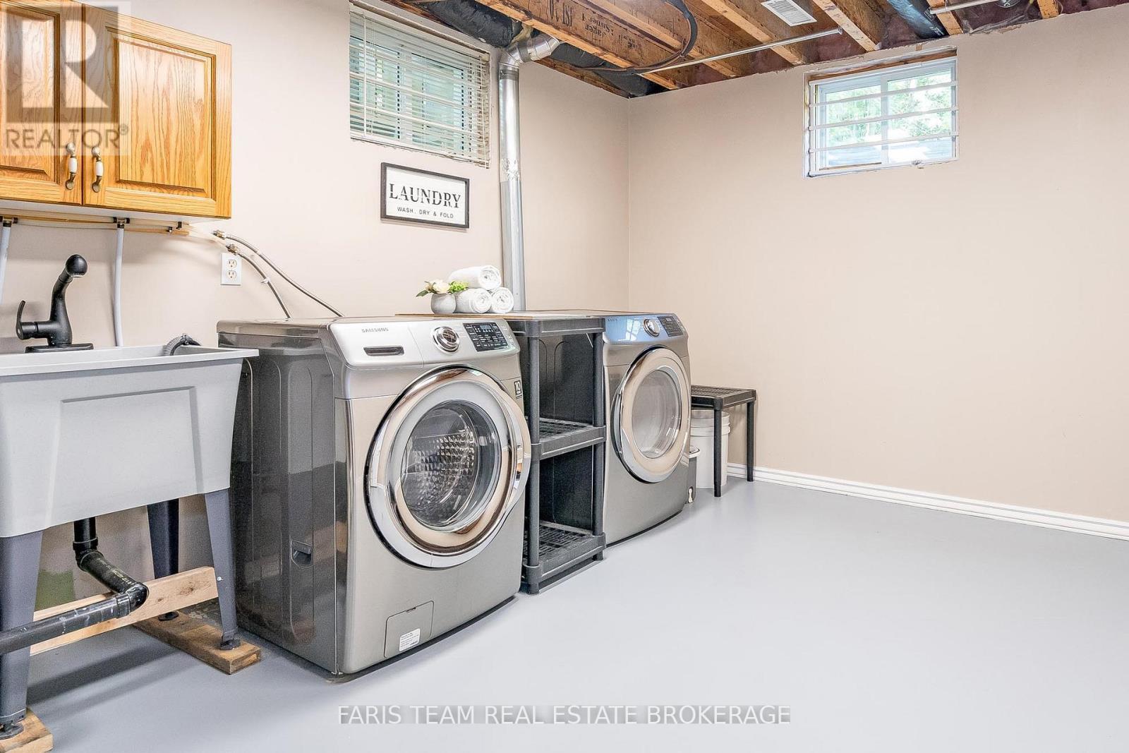 21 Maryjane Road, Tiny, ON - Indoor Photo Showing Laundry Room