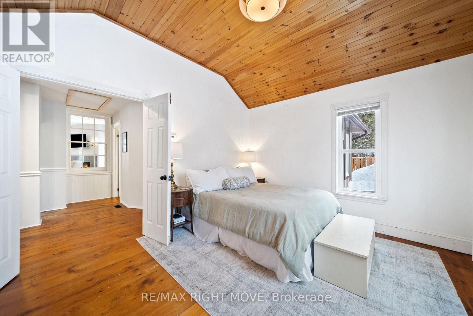 27 Durham St Street, Grey Highlands, ON - Indoor Photo Showing Bedroom