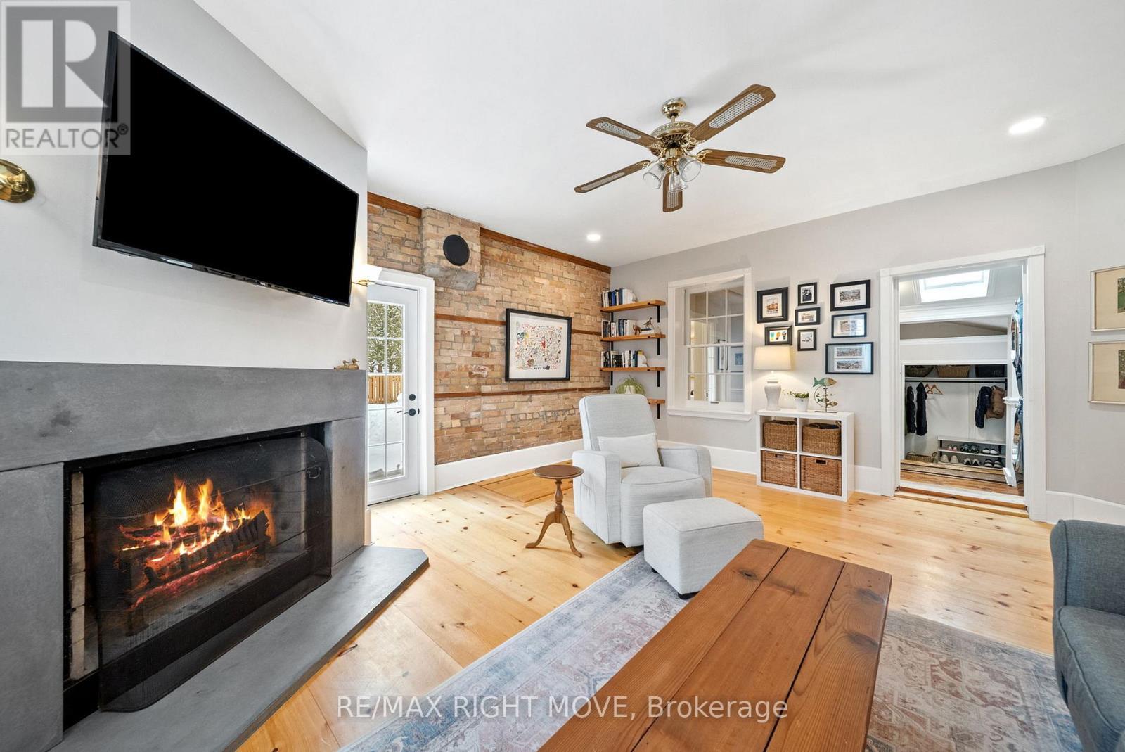 27 Durham St Street, Grey Highlands, ON - Indoor Photo Showing Living Room With Fireplace