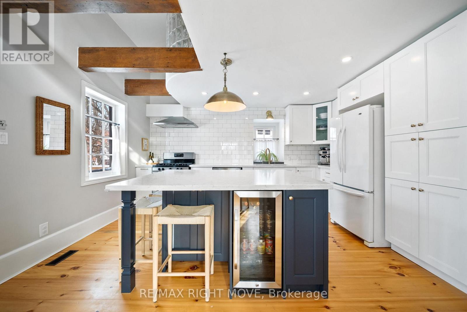 27 Durham St Street, Grey Highlands, ON - Indoor