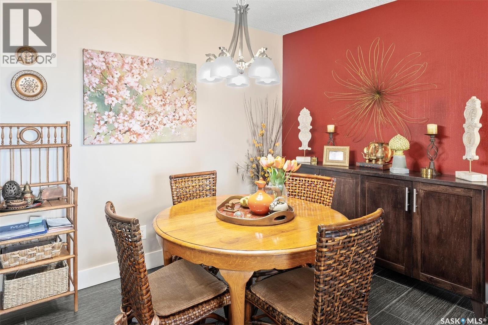 1501 320 5Th Avenue N, Saskatoon, SK - Indoor Photo Showing Dining Room