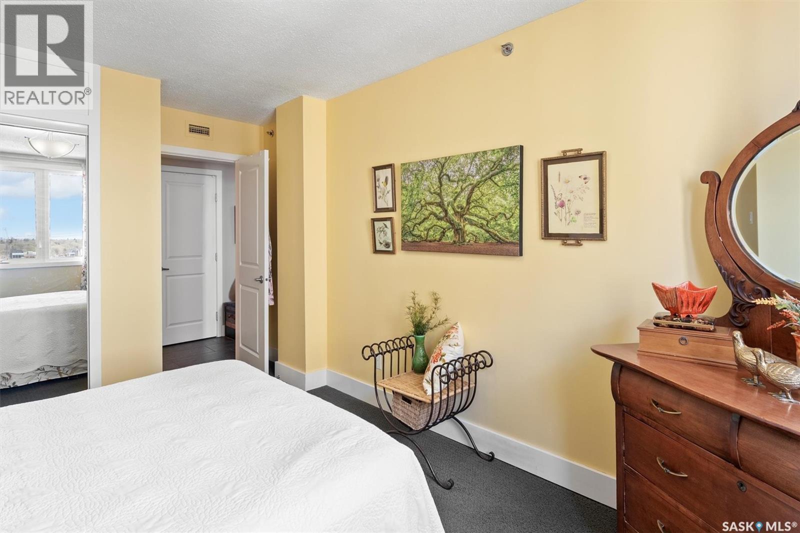 1501 320 5Th Avenue N, Saskatoon, SK - Indoor Photo Showing Bedroom