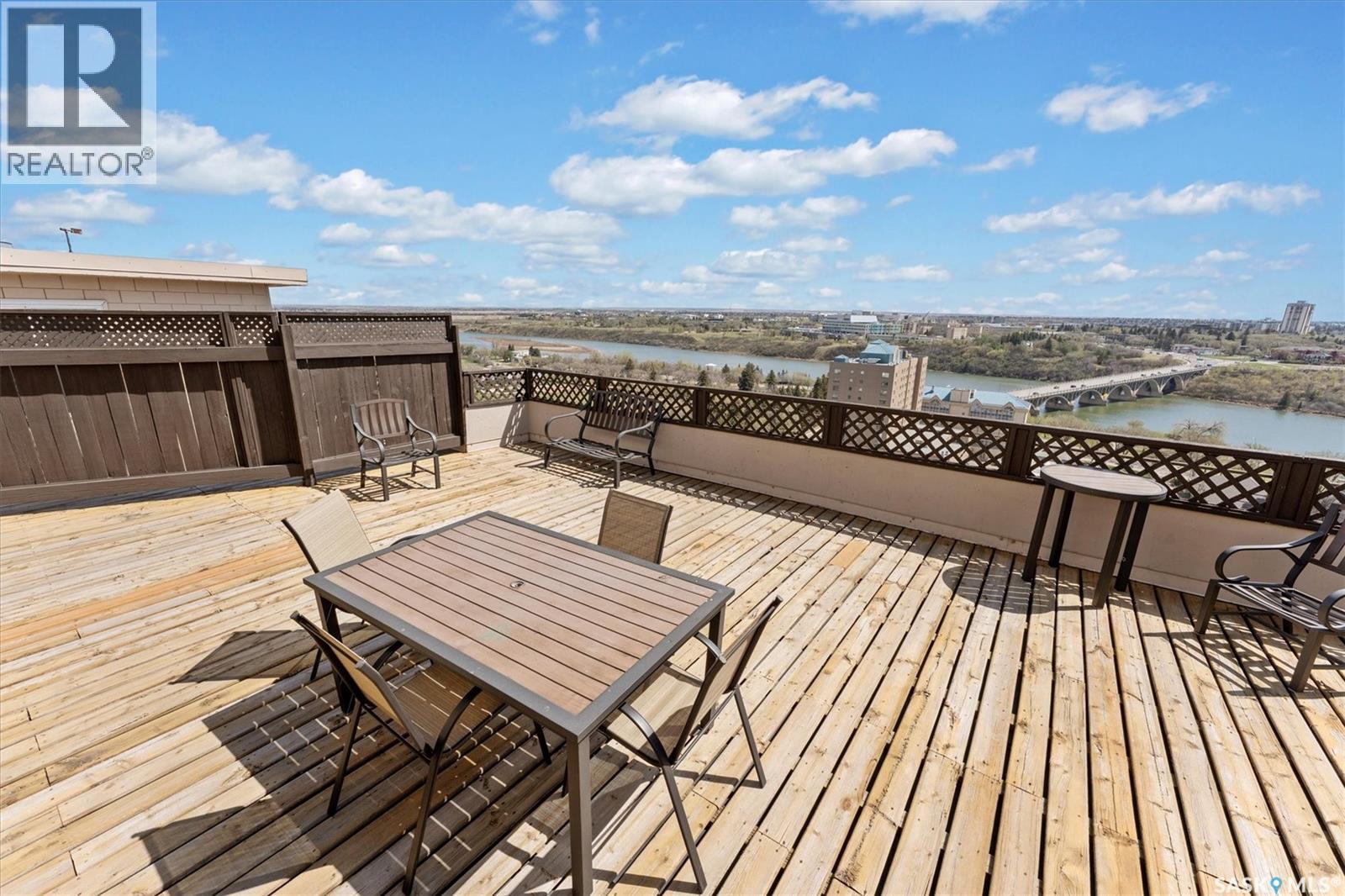 1501 320 5Th Avenue N, Saskatoon, SK - Outdoor With Deck Patio Veranda