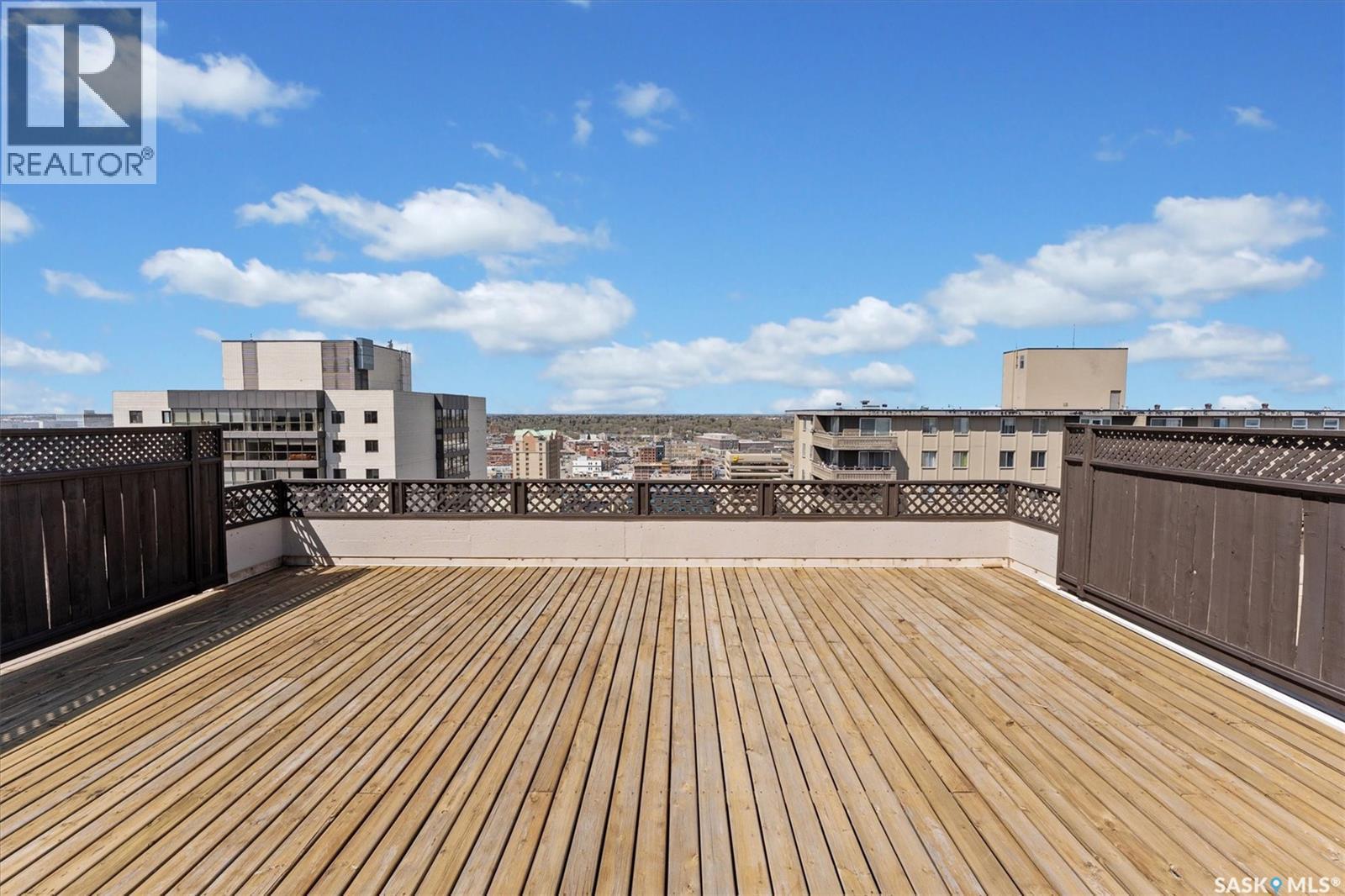 1501 320 5Th Avenue N, Saskatoon, SK - Outdoor