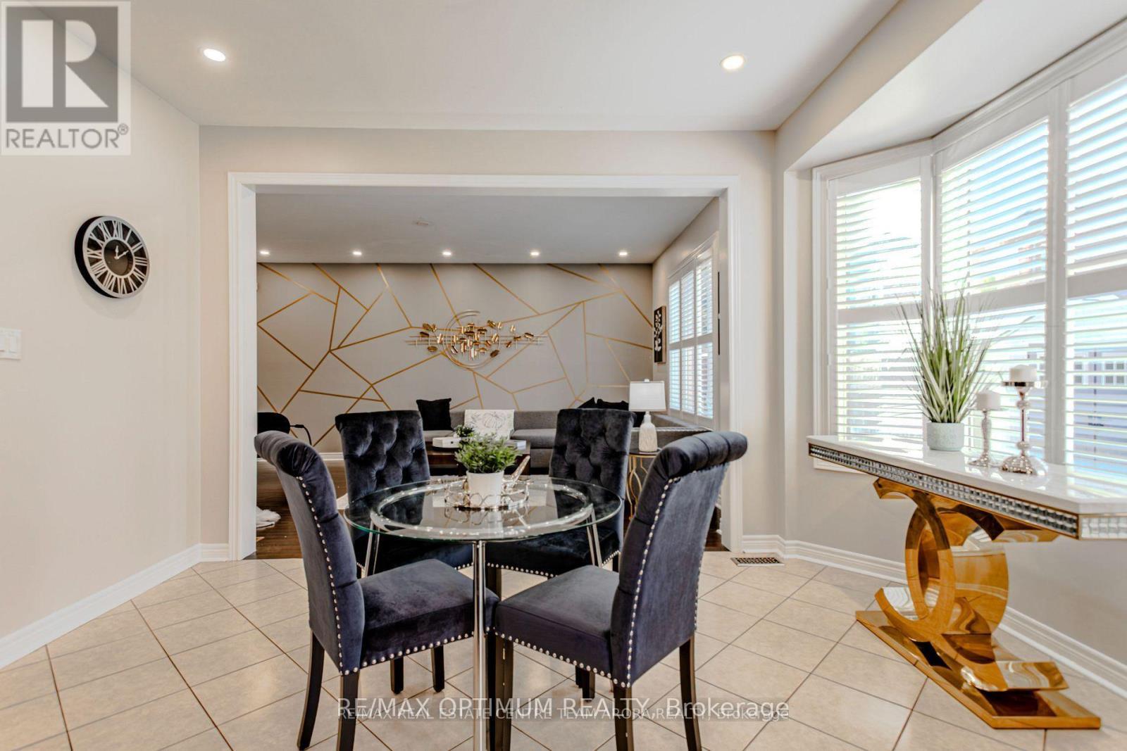 150 Lloyd Sanderson Drive, Brampton, ON - Indoor Photo Showing Dining Room