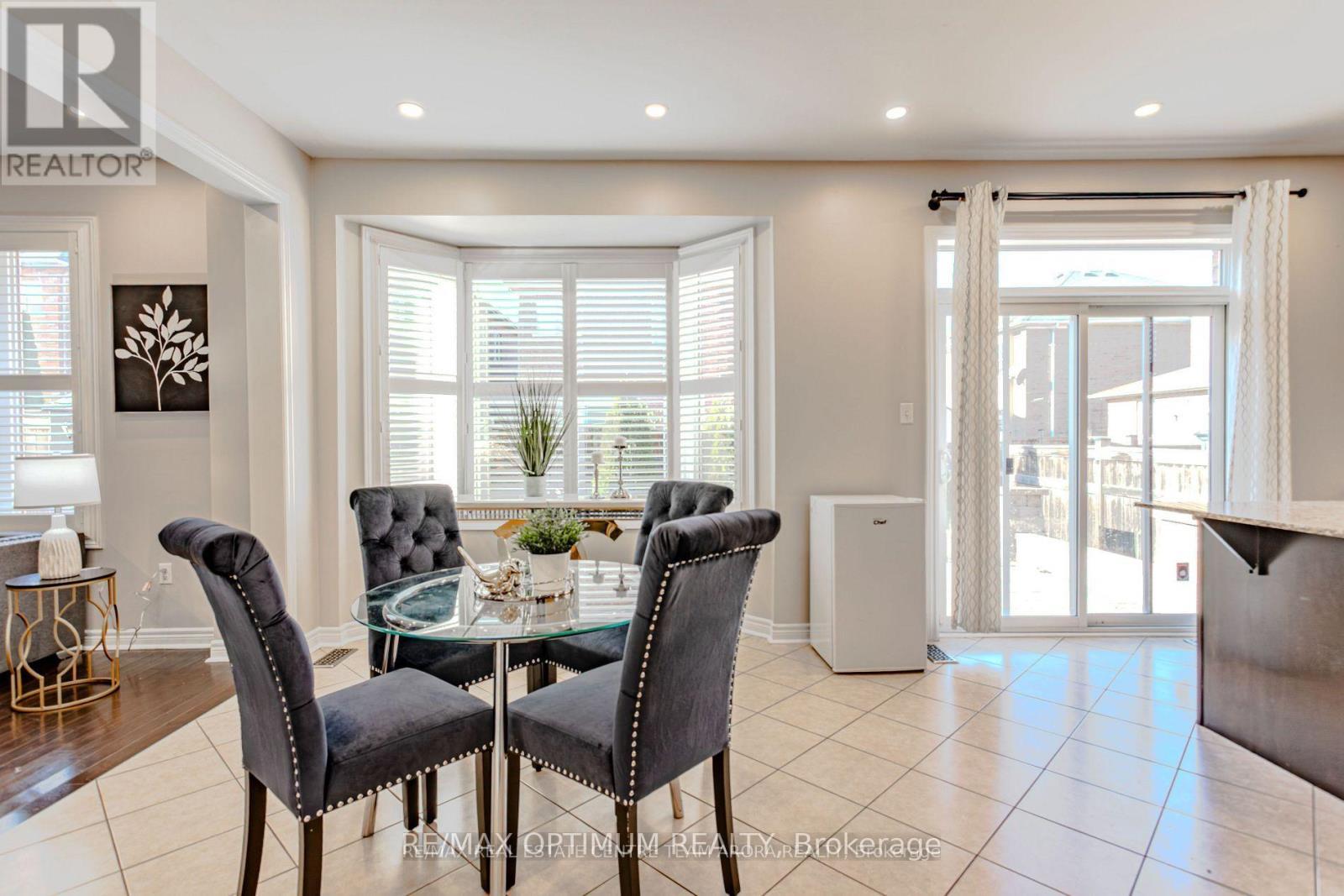 150 Lloyd Sanderson Drive, Brampton, ON - Indoor Photo Showing Dining Room