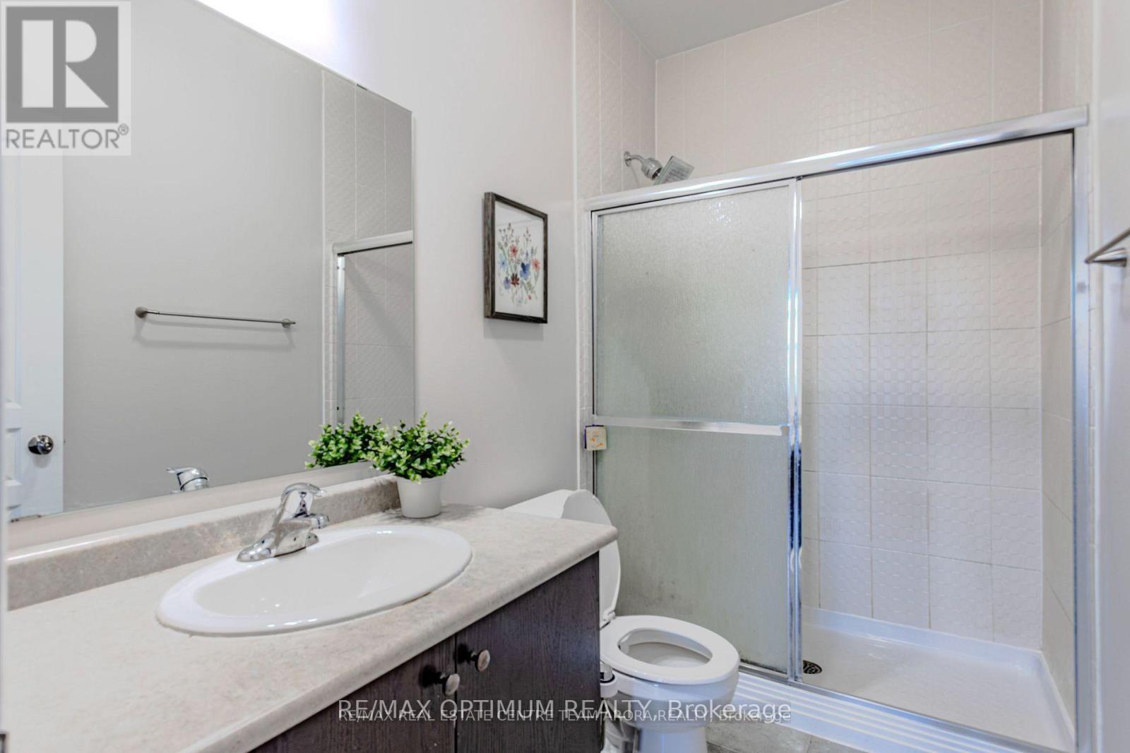150 Lloyd Sanderson Drive, Brampton, ON - Indoor Photo Showing Bathroom