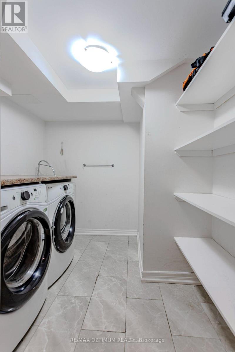 150 Lloyd Sanderson Drive, Brampton, ON - Indoor Photo Showing Laundry Room