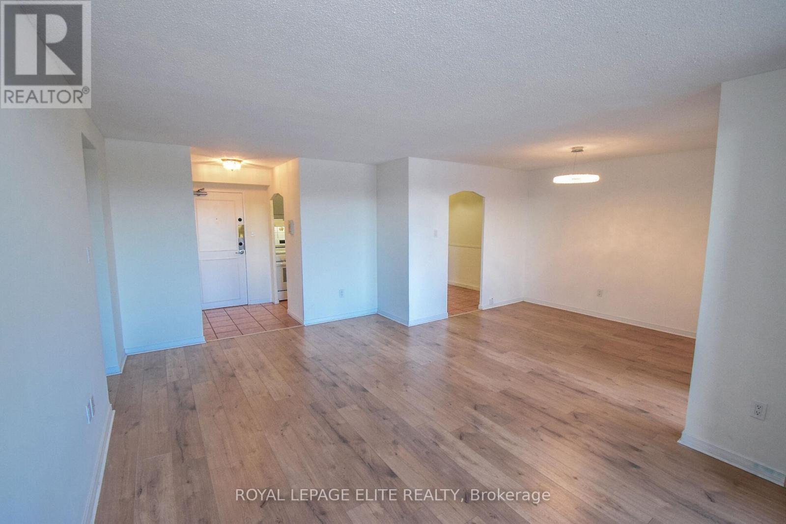 302 - 362 The East Mall W, Toronto, ON - Indoor Photo Showing Other Room