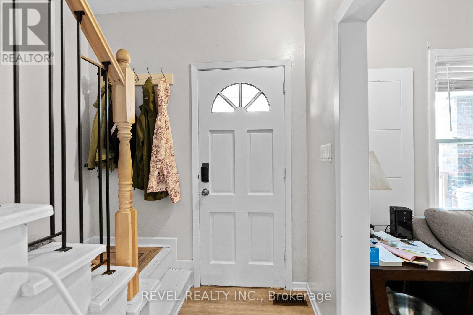33 Cline Avenue N, Hamilton, ON - Indoor Photo Showing Other Room