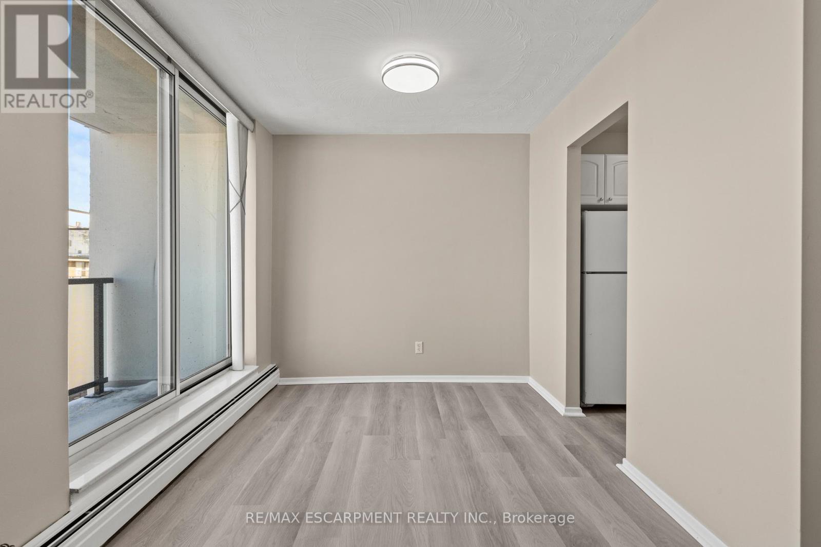 1004 - 359 Geneva Street, St. Catharines, ON - Indoor Photo Showing Other Room