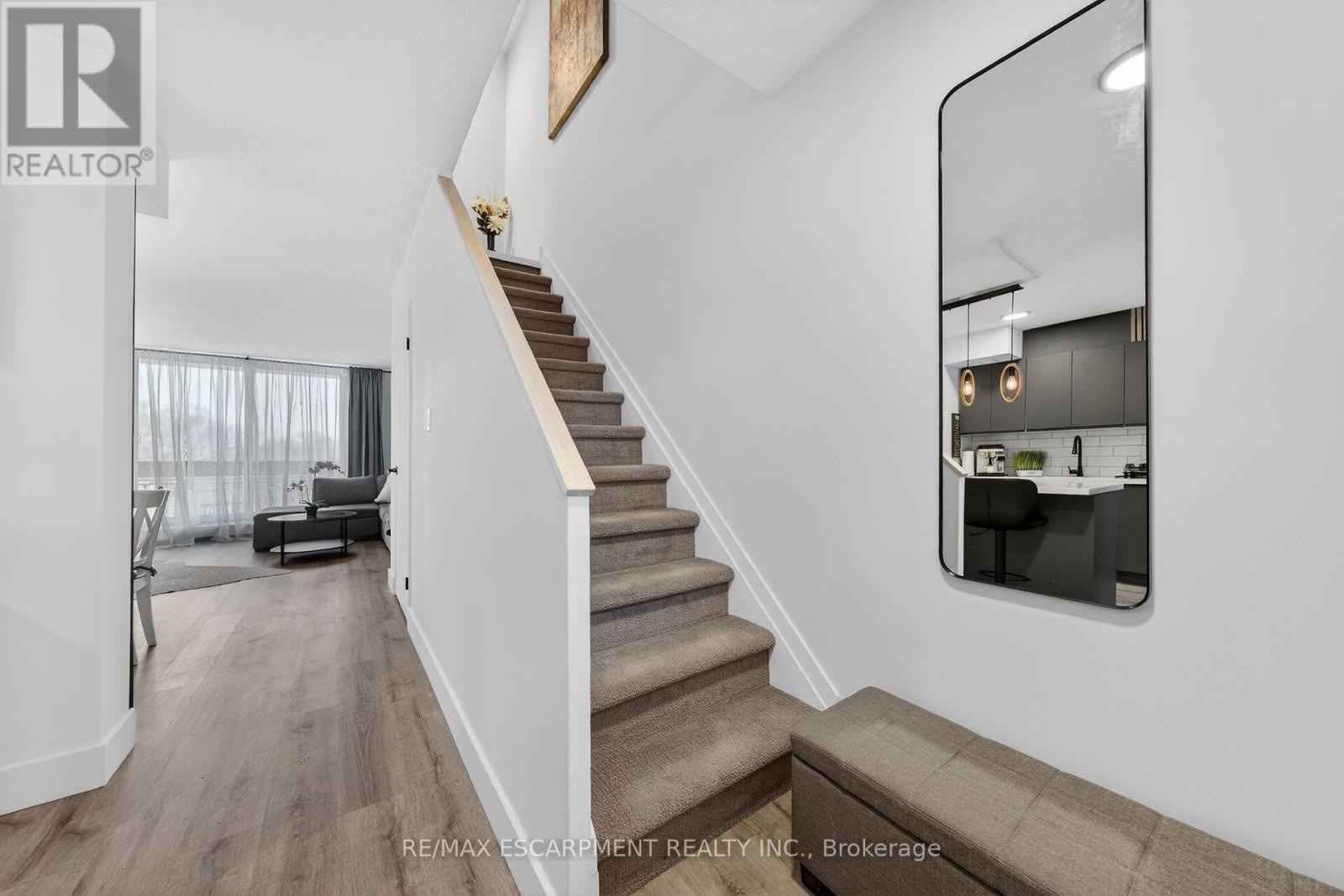 324 - 350 Quigley Road, Hamilton, ON - Indoor Photo Showing Other Room