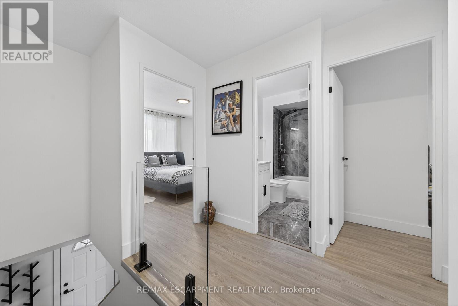 324 - 350 Quigley Road, Hamilton, ON - Indoor Photo Showing Other Room