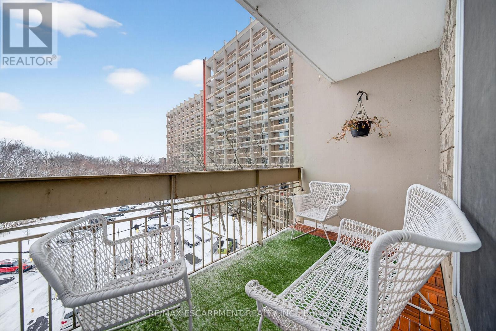 324 - 350 Quigley Road, Hamilton, ON - Outdoor