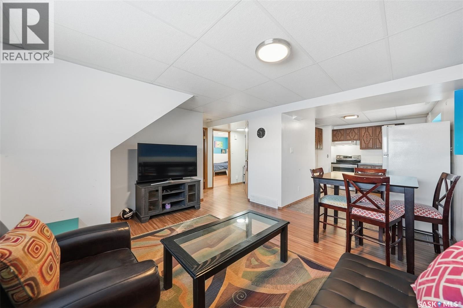 255 Southwood Drive, Prince Albert, SK - Indoor Photo Showing Living Room