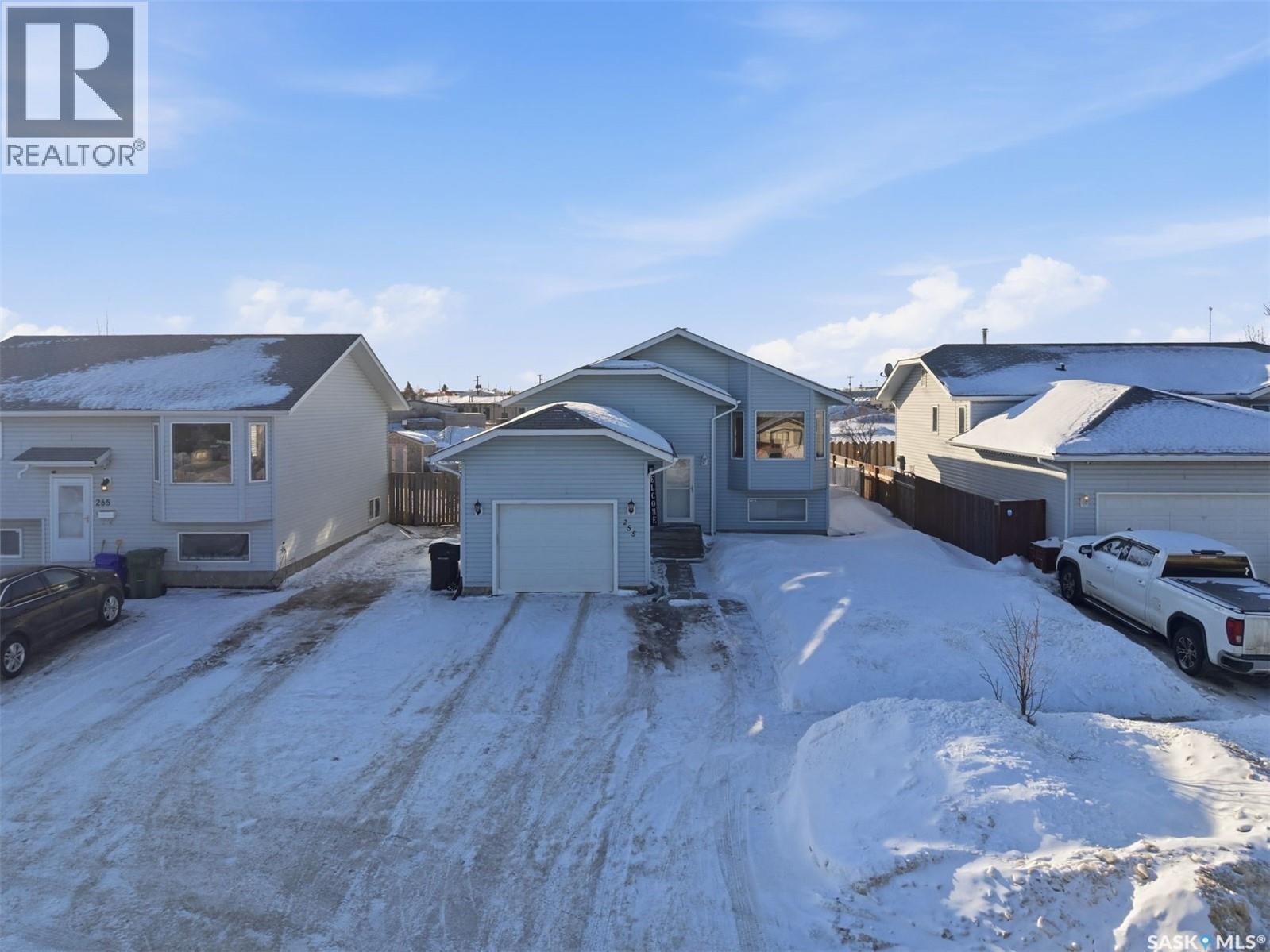 255 Southwood Drive, Prince Albert, SK - Outdoor