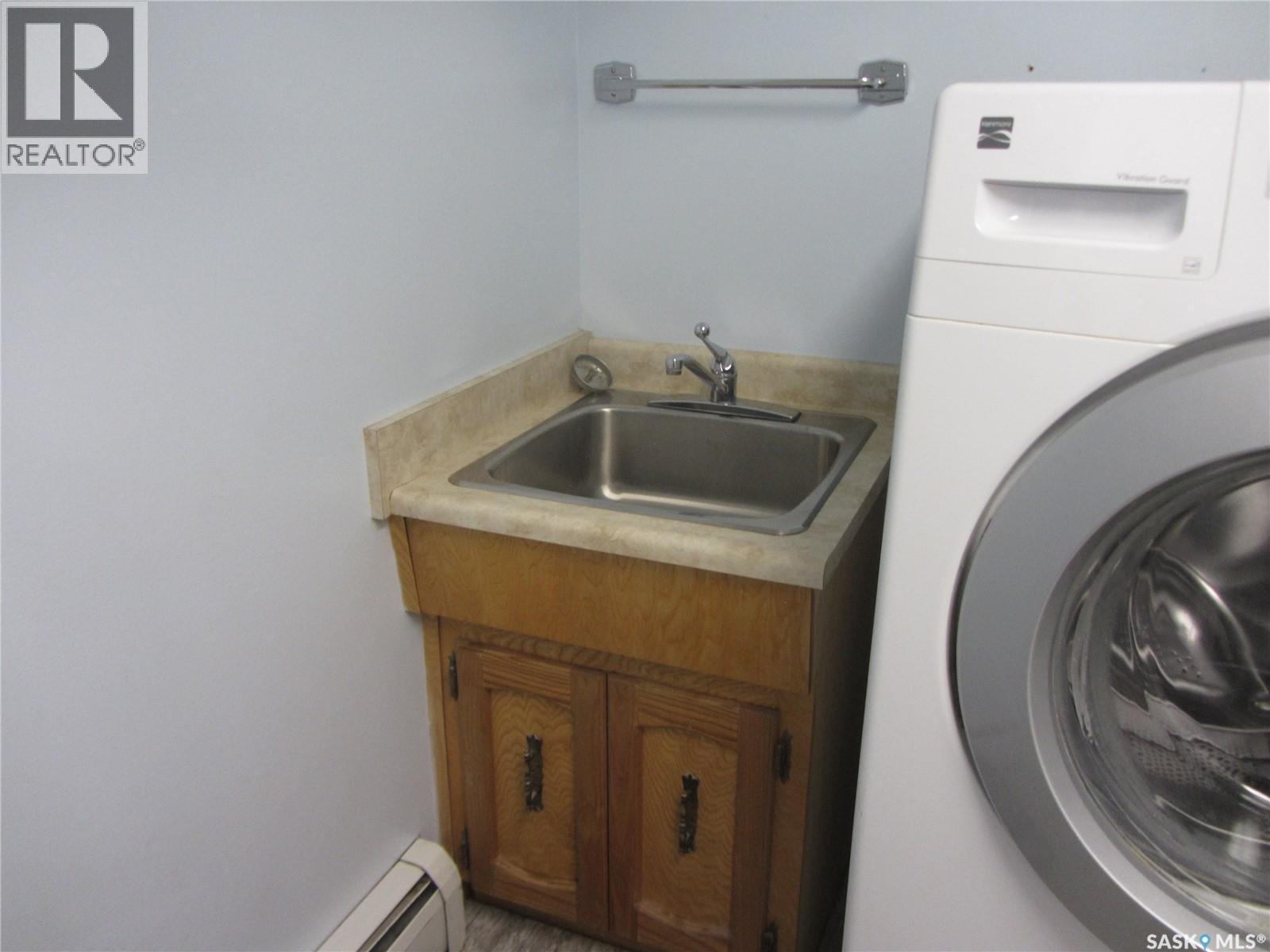 542 Christopher Lane, Saskatoon, SK - Indoor Photo Showing Laundry Room