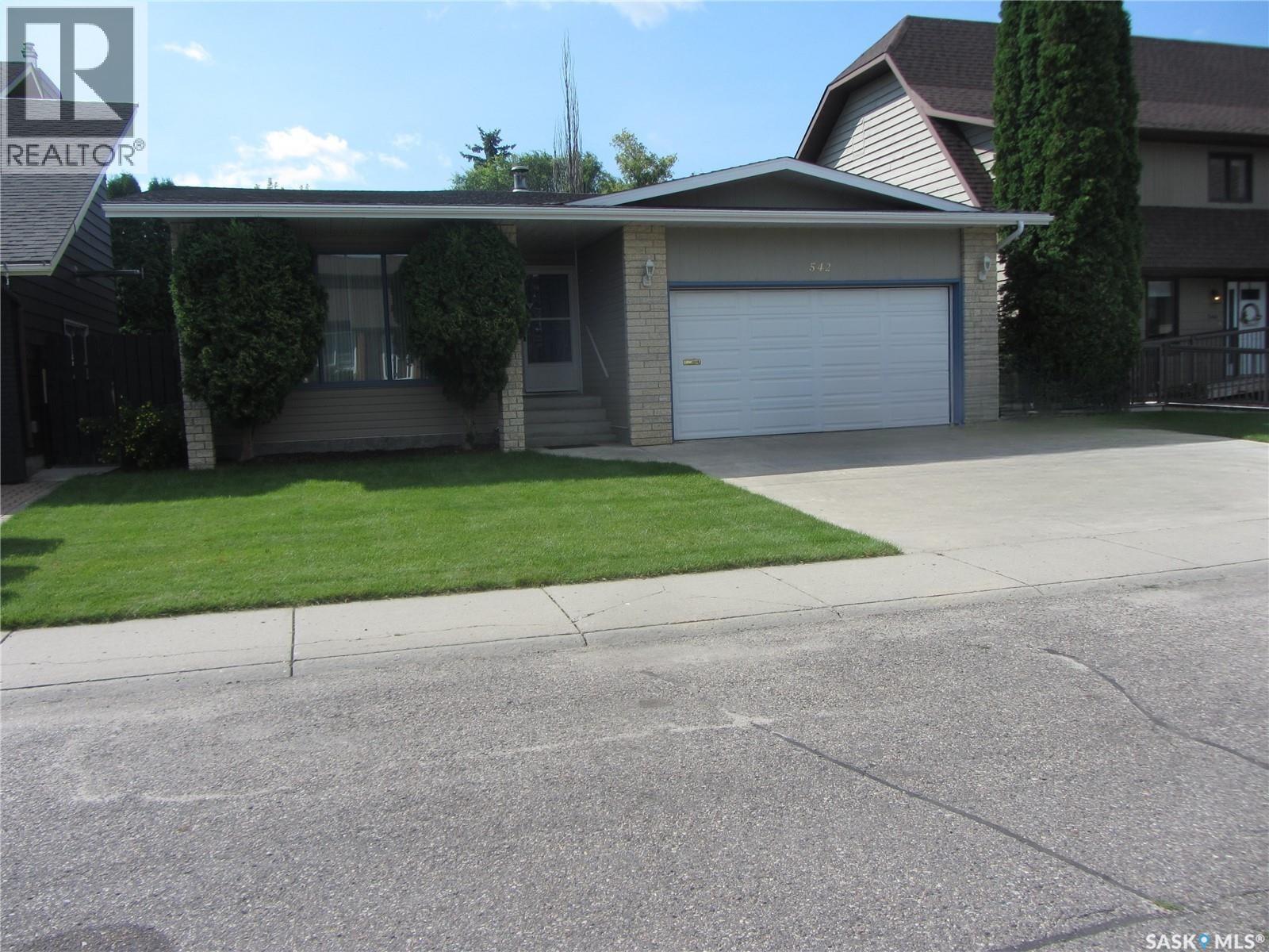 542 Christopher Lane, Saskatoon, SK - Outdoor