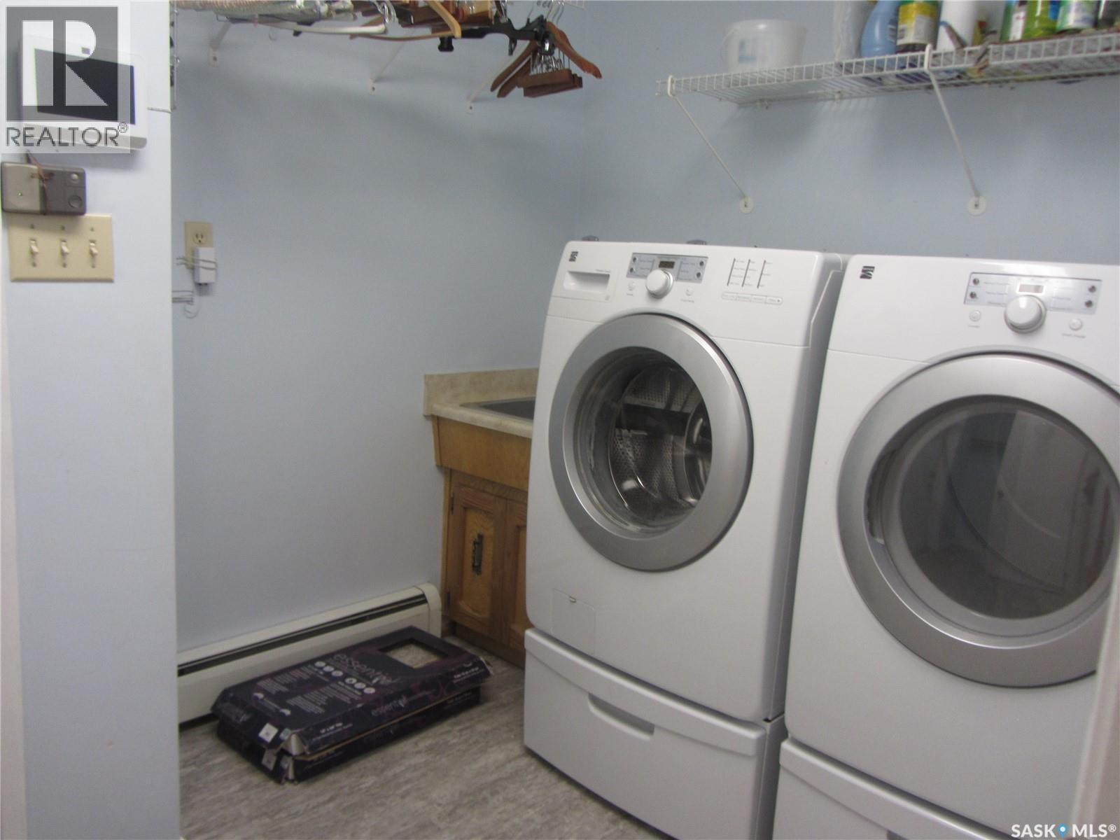 542 Christopher Lane, Saskatoon, SK - Indoor Photo Showing Laundry Room
