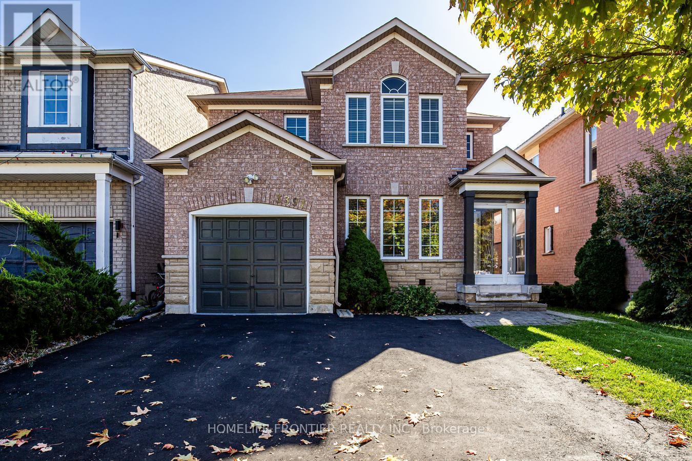 3391 Bruzan Crescent, Mississauga, ON - Outdoor With Facade