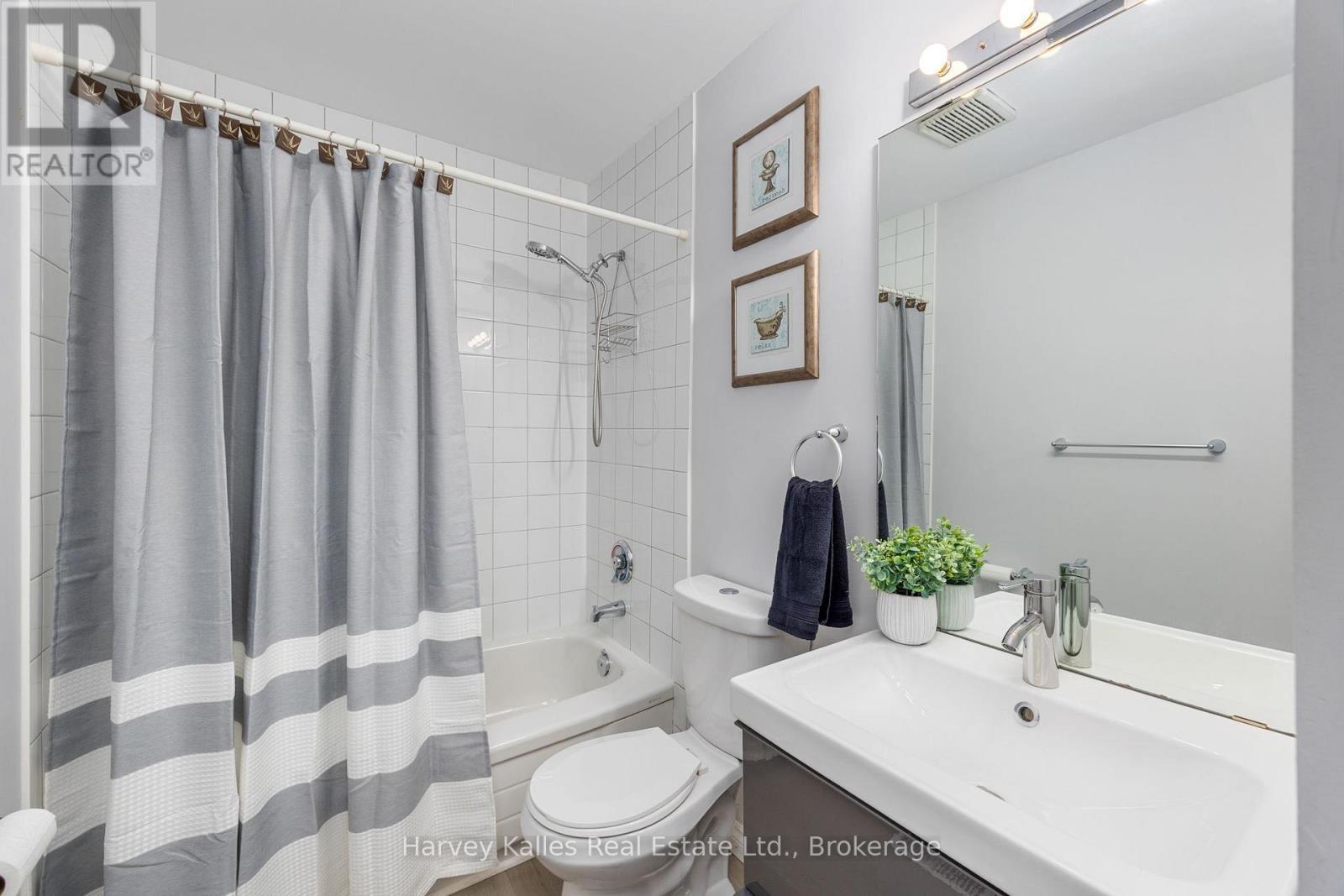 Main Floor Bath - 37 - 146 Settler'S Way, Blue Mountains, ON - Indoor Photo Showing Bathroom