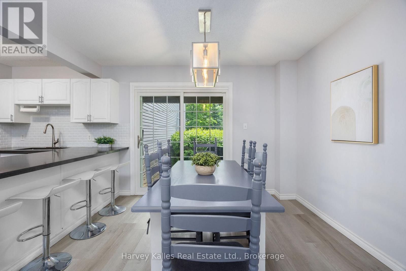 Dining Room to back patio - 37 - 146 Settler'S Way, Blue Mountains, ON - Indoor