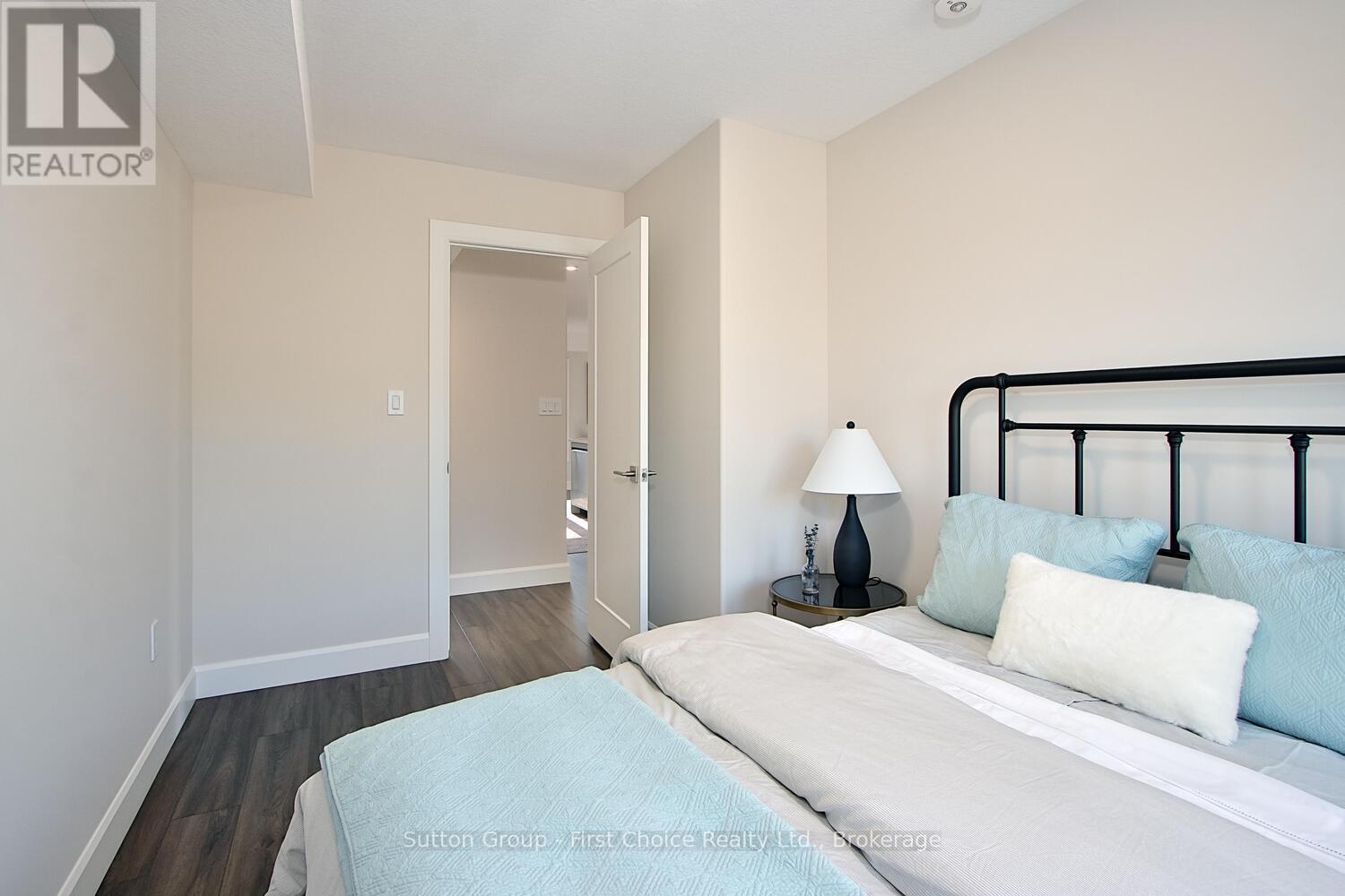 Unit 42 - 3202 Vivian Line, Stratford, ON - Indoor Photo Showing Bedroom