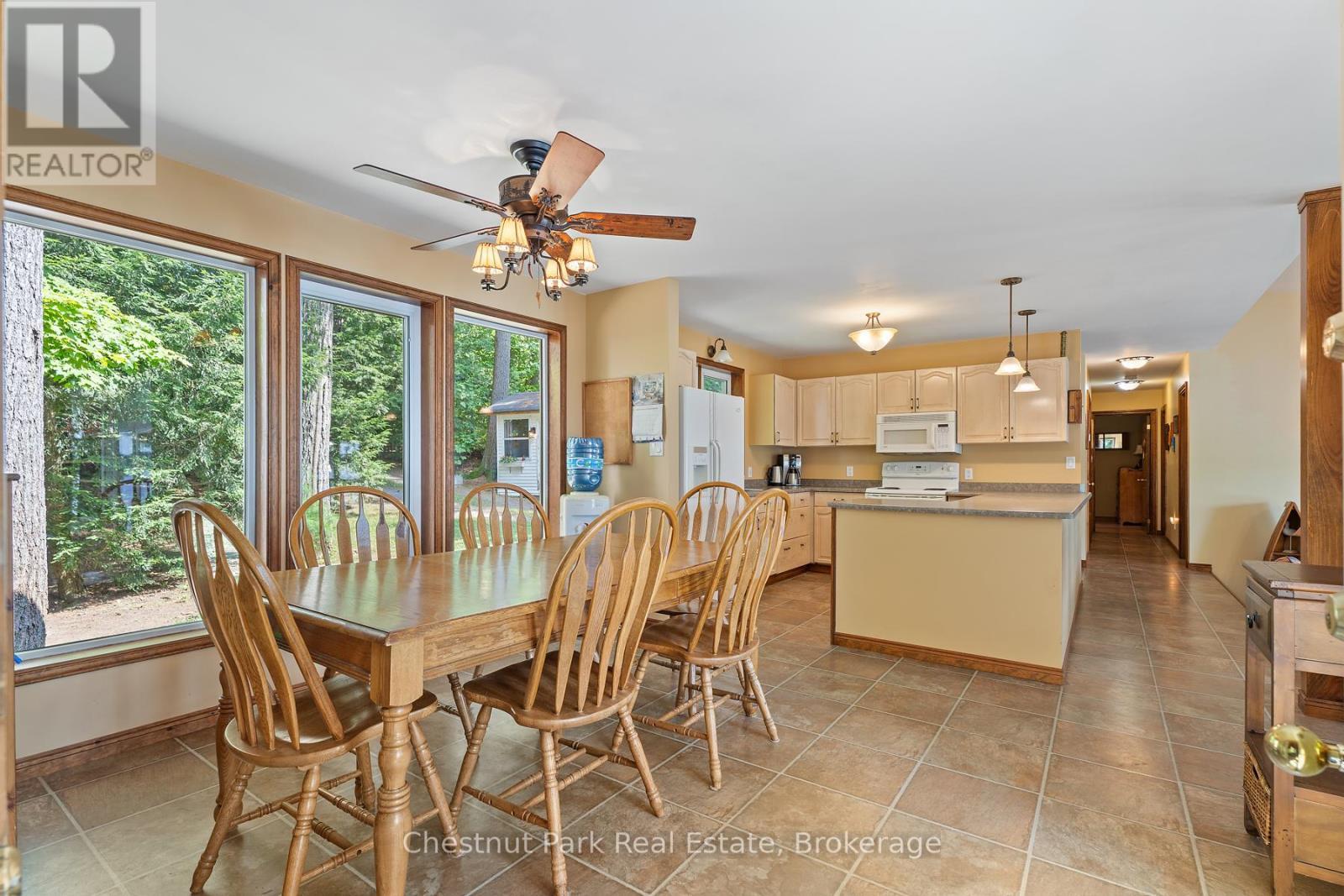 Unit #8 - 1111 Buckeye Road, Muskoka Lakes (Medora), ON - Indoor Photo Showing Dining Room