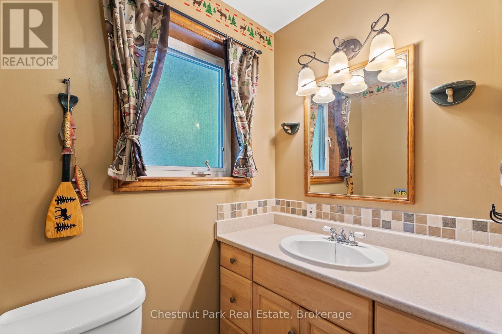 Unit #8 - 1111 Buckeye Road, Muskoka Lakes (Medora), ON - Indoor Photo Showing Bathroom