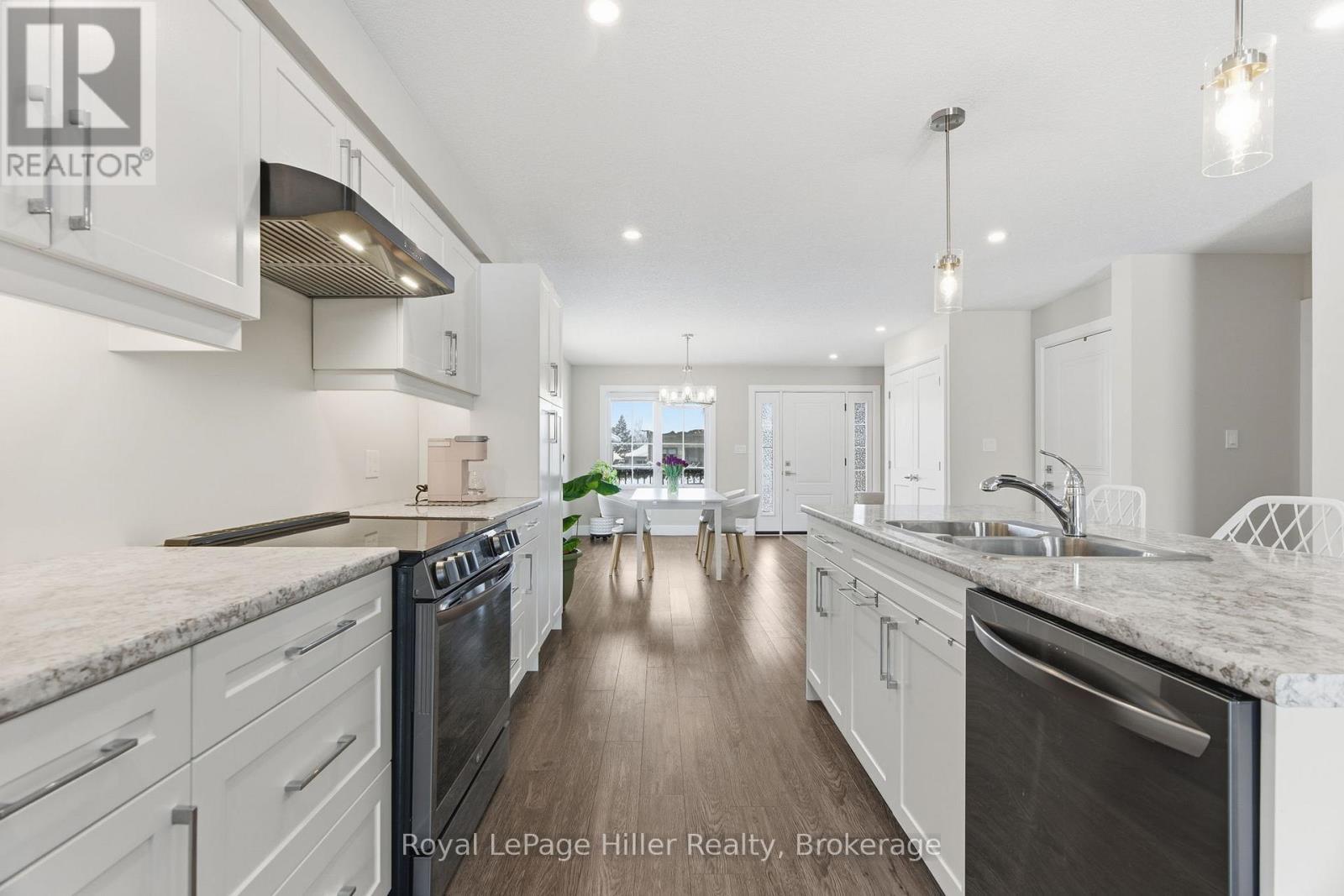225A Thames Avenue, West Perth (Mitchell), ON - Indoor Photo Showing Kitchen With Double Sink With Upgraded Kitchen