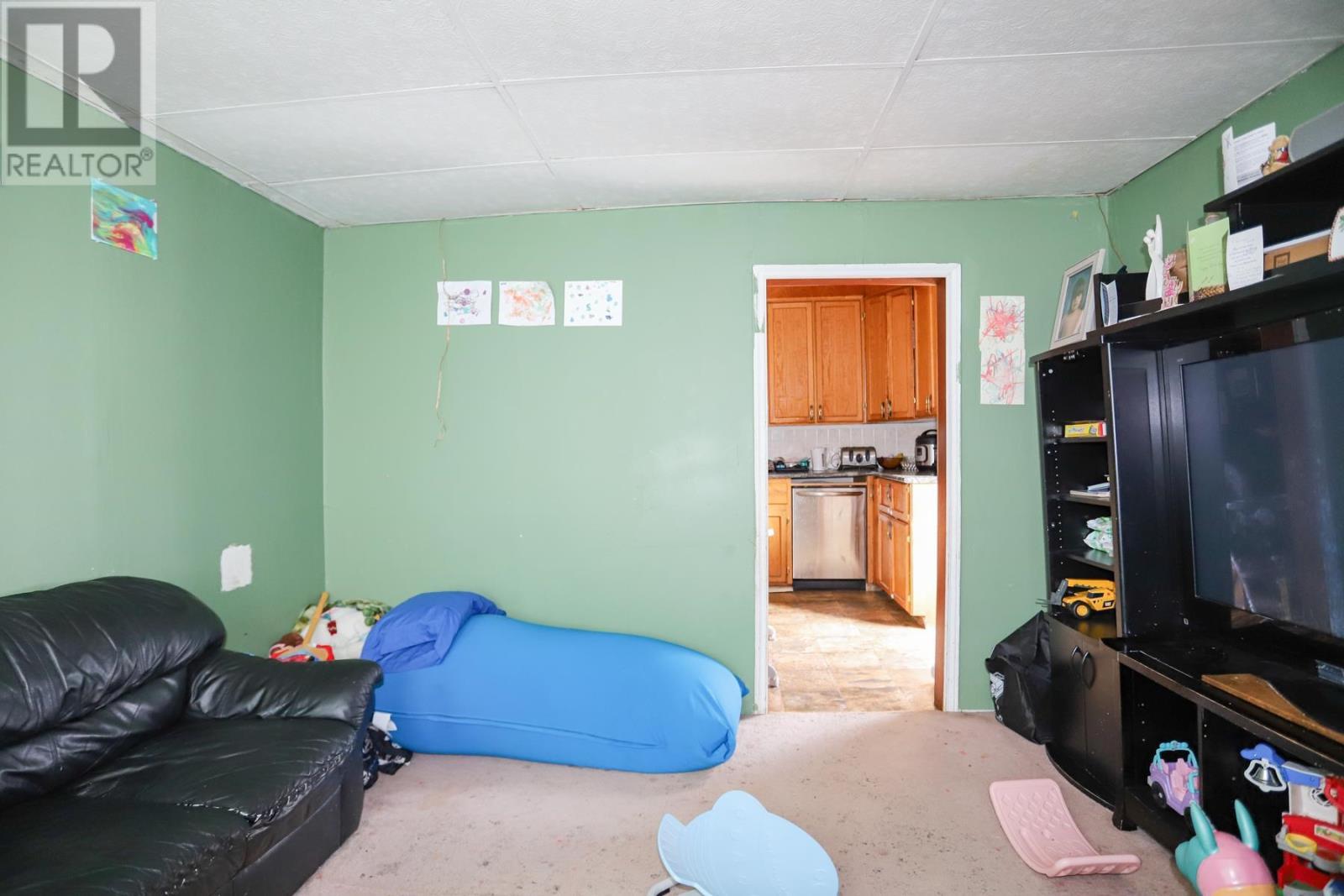 8 Dufferin St, Sault Ste. Marie, ON - Indoor