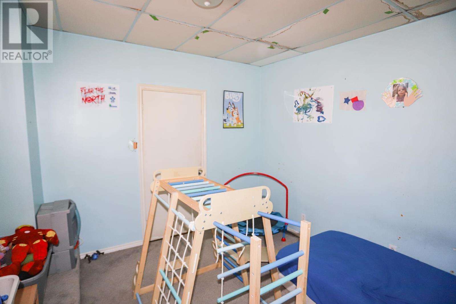 8 Dufferin St, Sault Ste. Marie, ON - Indoor