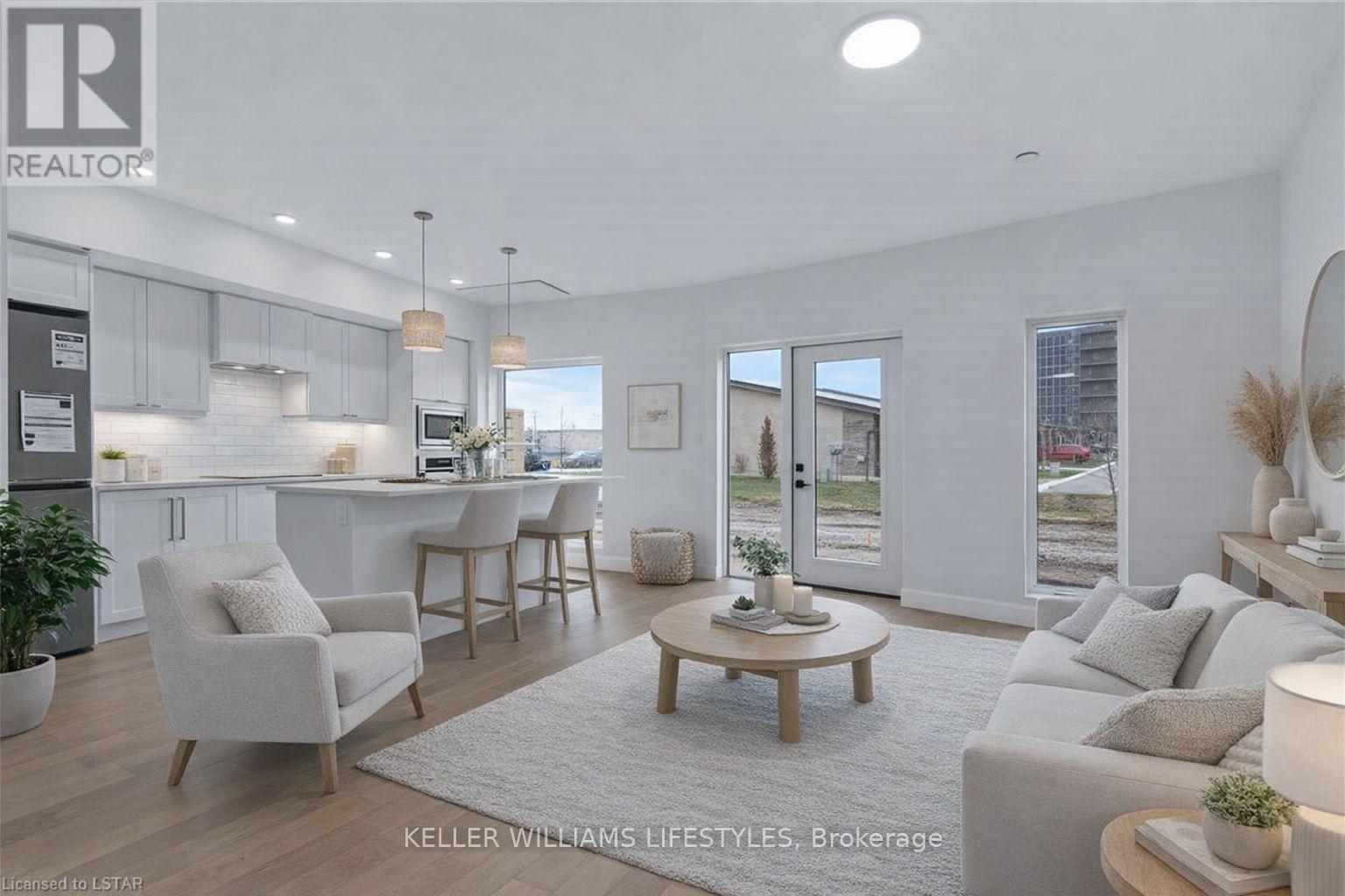 B106 - 2082 Lumen Drive, London South (South A), ON - Indoor Photo Showing Living Room