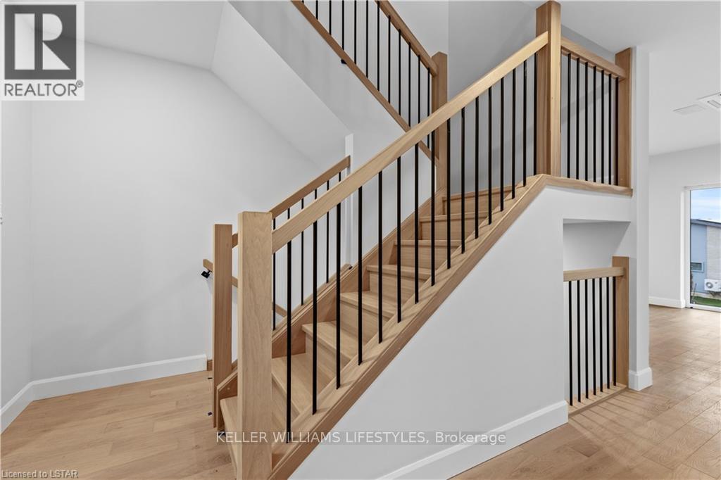 B106 - 2082 Lumen Drive, London South (South A), ON - Indoor Photo Showing Other Room