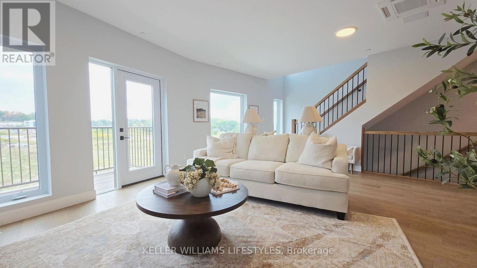 A120 - 2062 Lumen Drive, London South (South A), ON - Indoor Photo Showing Living Room