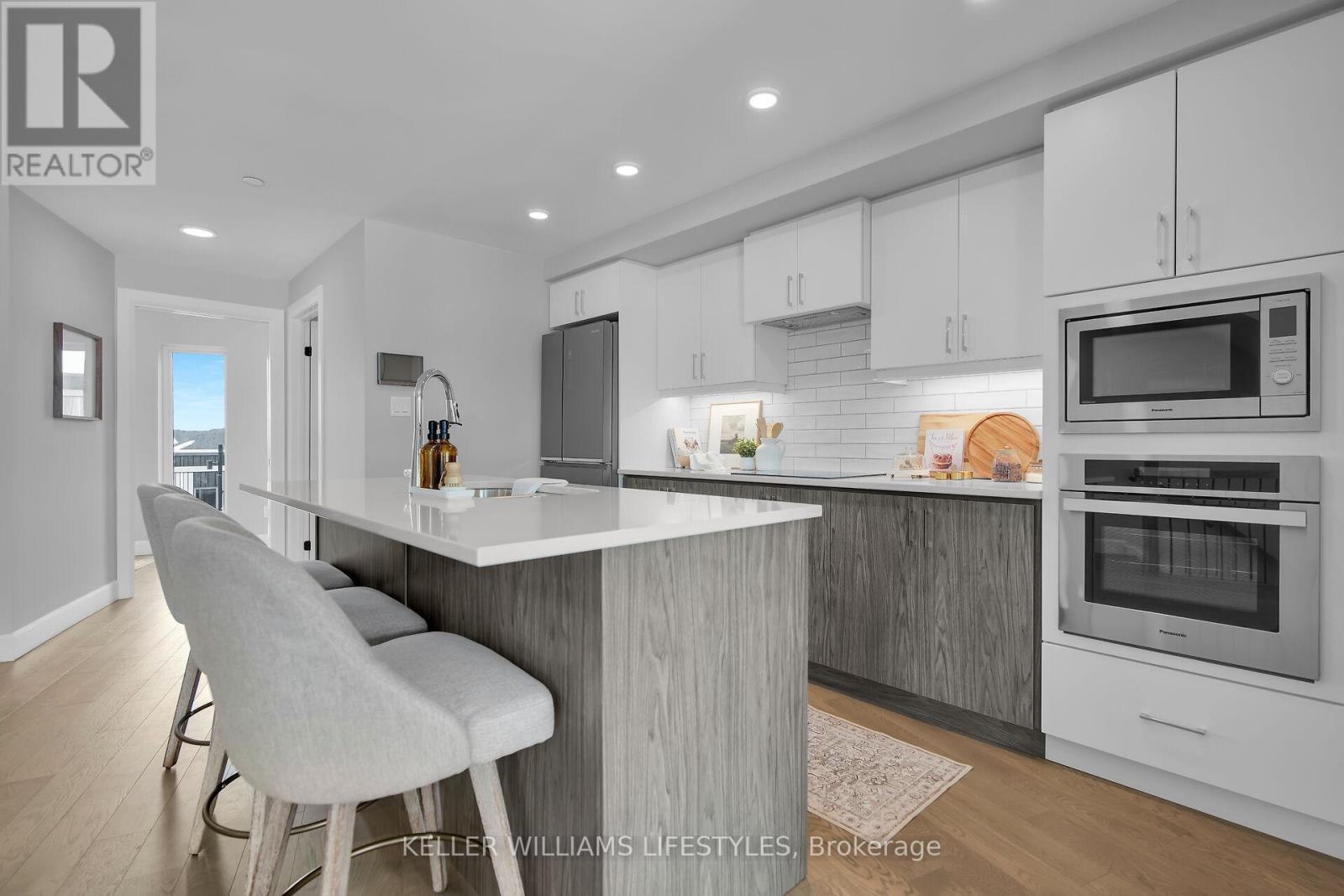 A120 - 2062 Lumen Drive, London South (South A), ON - Indoor Photo Showing Kitchen With Upgraded Kitchen