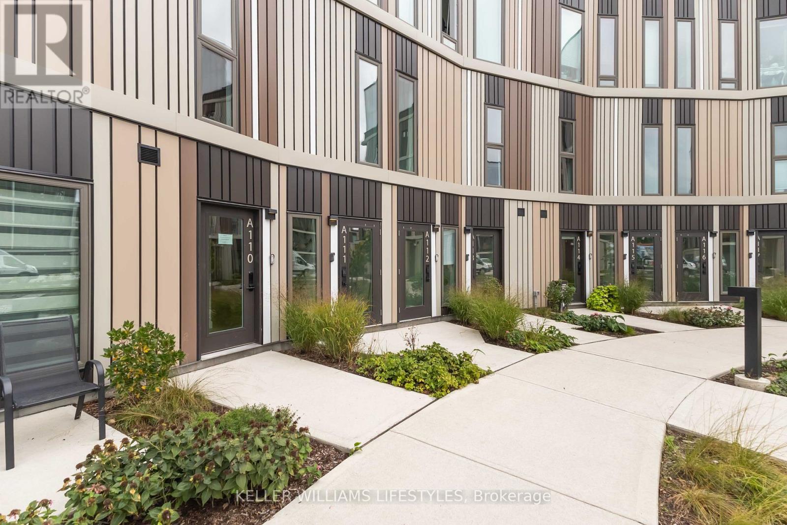 A110 - 2062 Lumen Drive, London South (South A), ON -