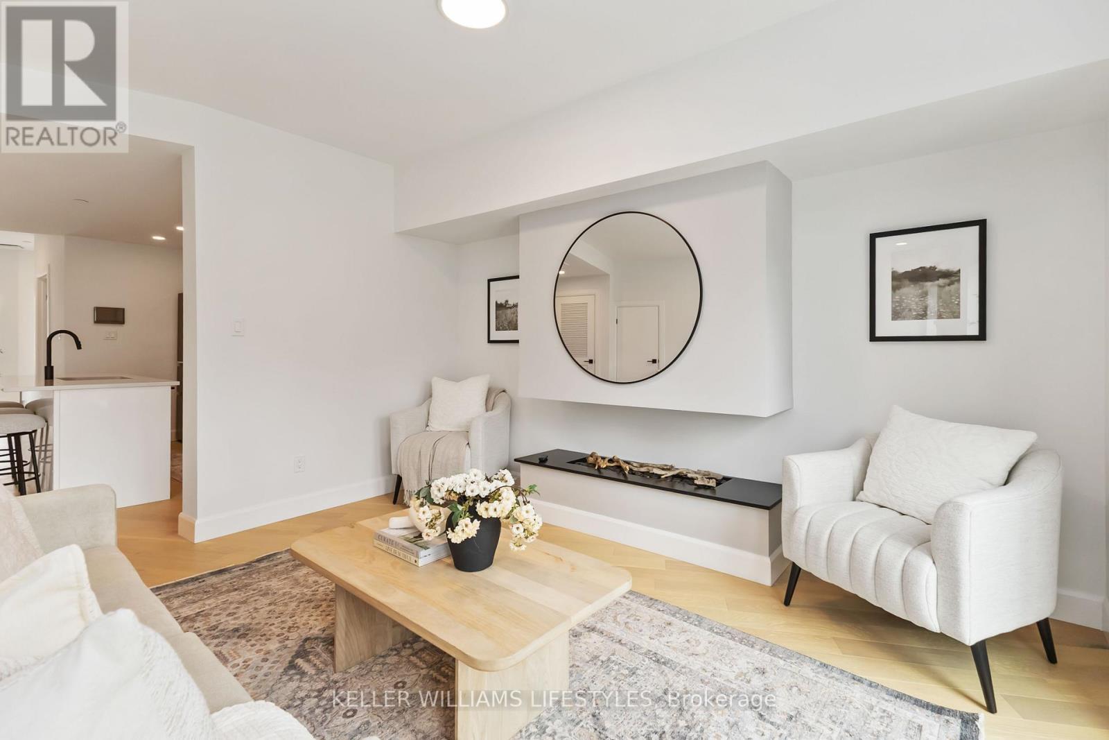 A110 - 2062 Lumen Drive, London South (South A), ON - Indoor Photo Showing Living Room