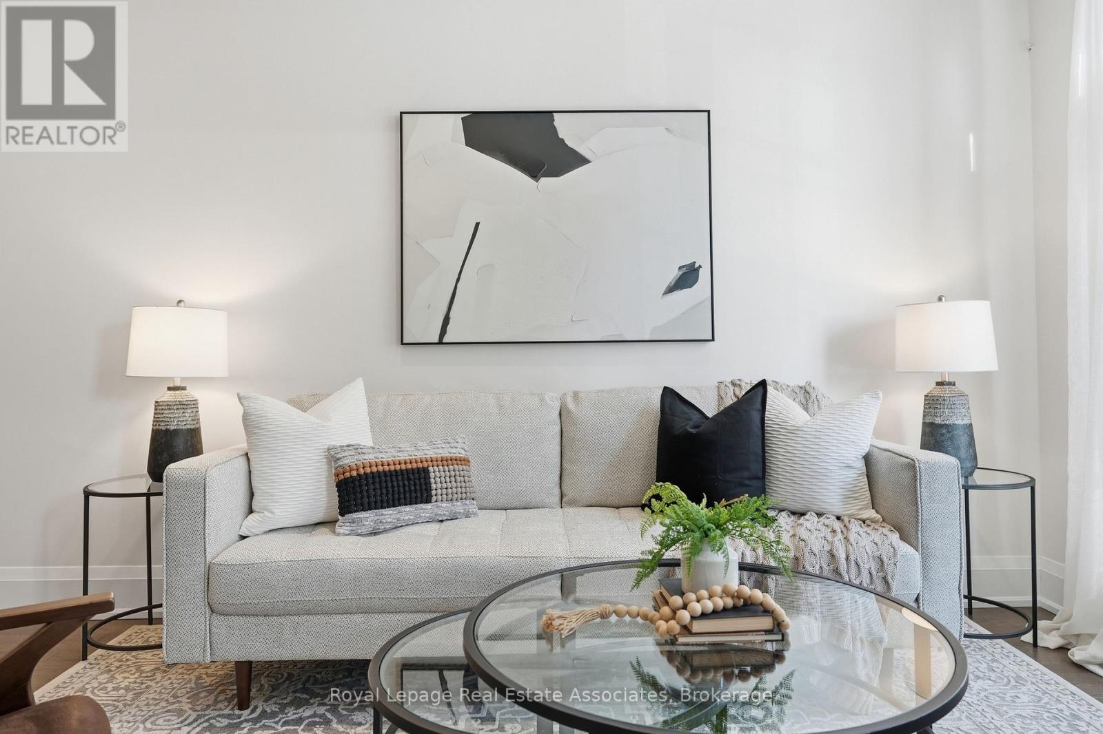57 - 75 Elder Avenue, Toronto, ON - Indoor Photo Showing Living Room