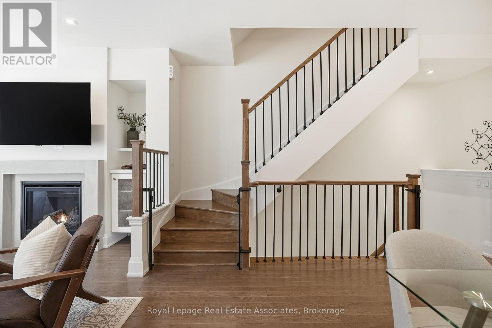 57 - 75 Elder Avenue, Toronto, ON - Indoor With Fireplace